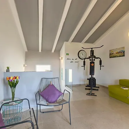 Villa Sleeps 12 Pool Air Con Wifi Tomisici