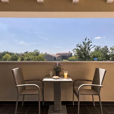 Sleeps 12 Pool Air Con Wifi Villa Tomisici